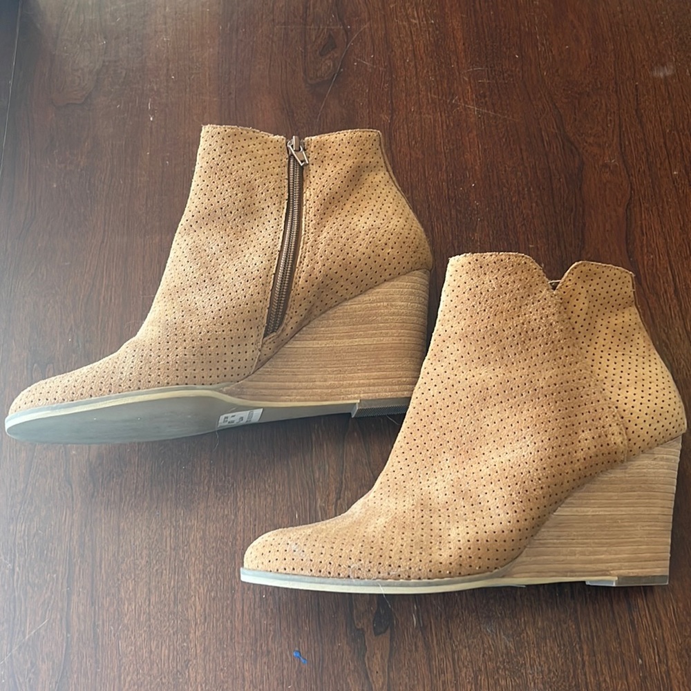 Suede camel ankle booties. Size 9.5